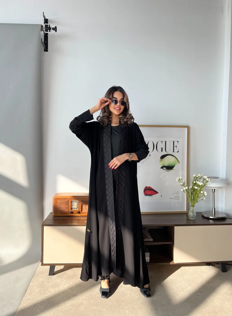 Lusin Abaya Abaya with Black Embroidered Edges and Stretch Sleeves